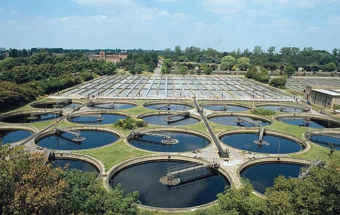 PRODUITS CHIMIQUES POUR LE TRAITEMENT DES EAUX USEES 