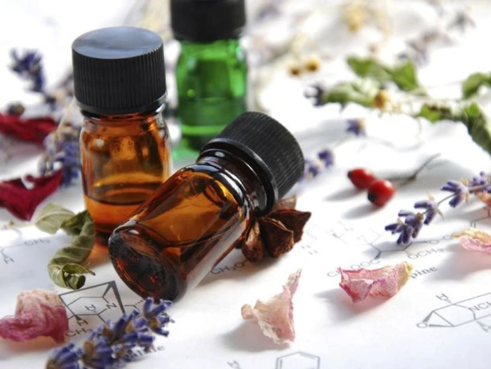 Huiles essentielles pour cosmétiques naturels